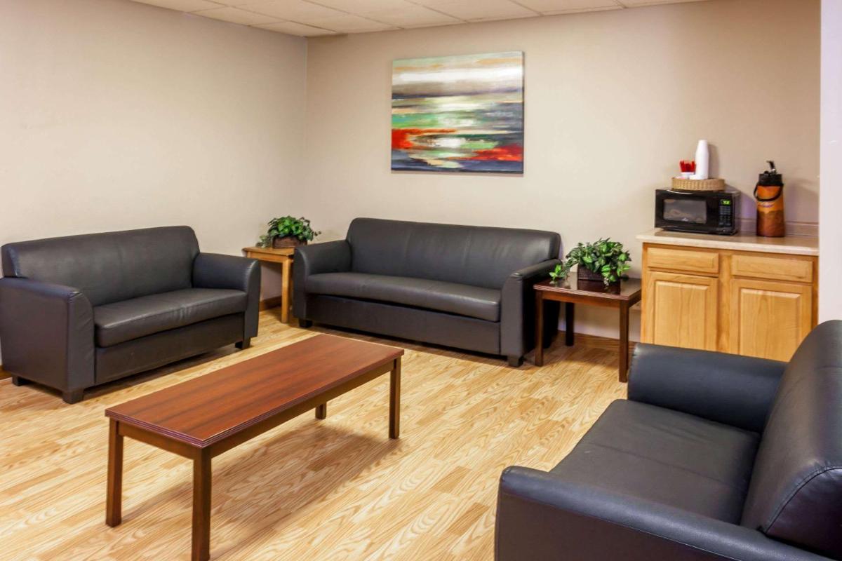 Days Inn by Wyndham Portage - Housity
