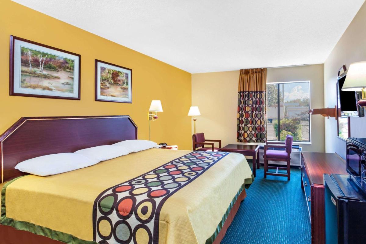 Super 8 by Wyndham Morristown/South - Housity