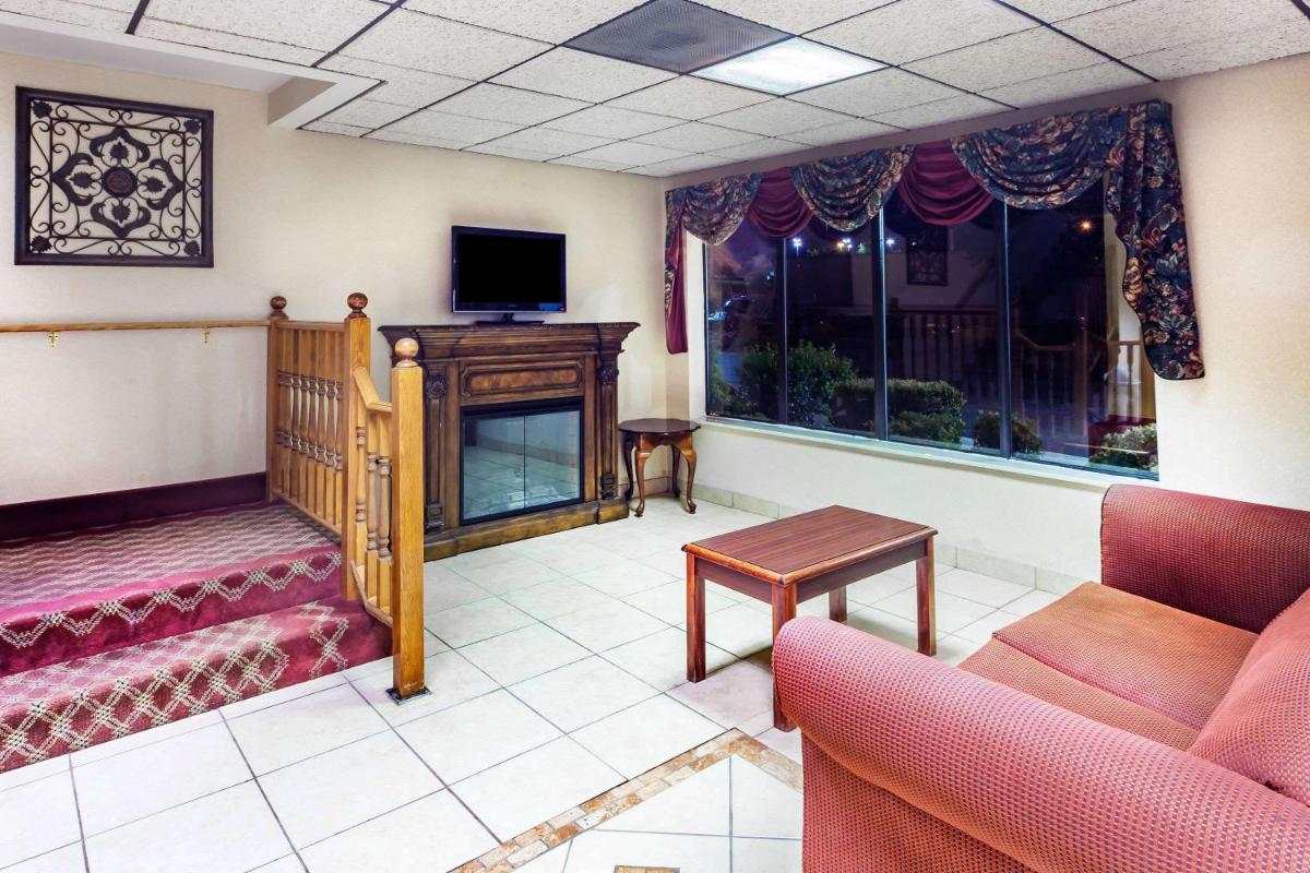 Super 8 by Wyndham Morristown/South - Housity