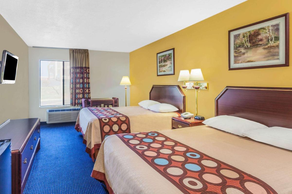 Super 8 by Wyndham Morristown/South - Housity