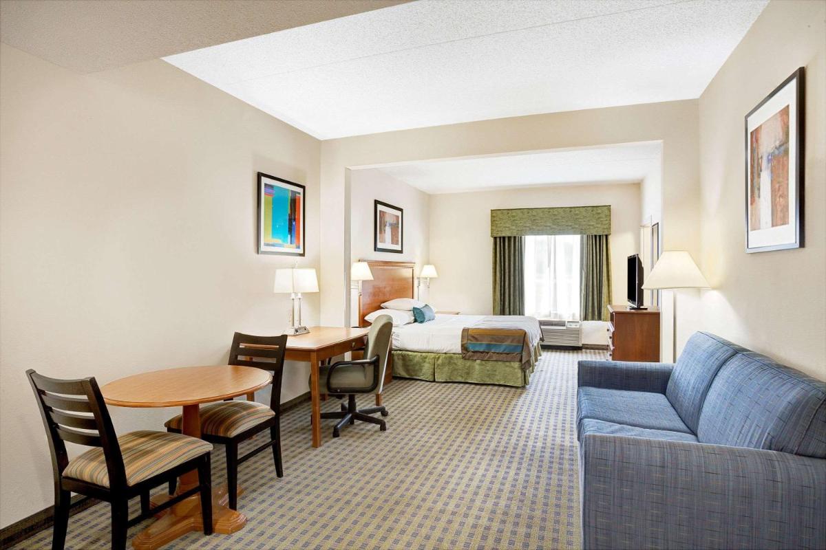 Wingate by Wyndham Atlanta Fairburn - Housity