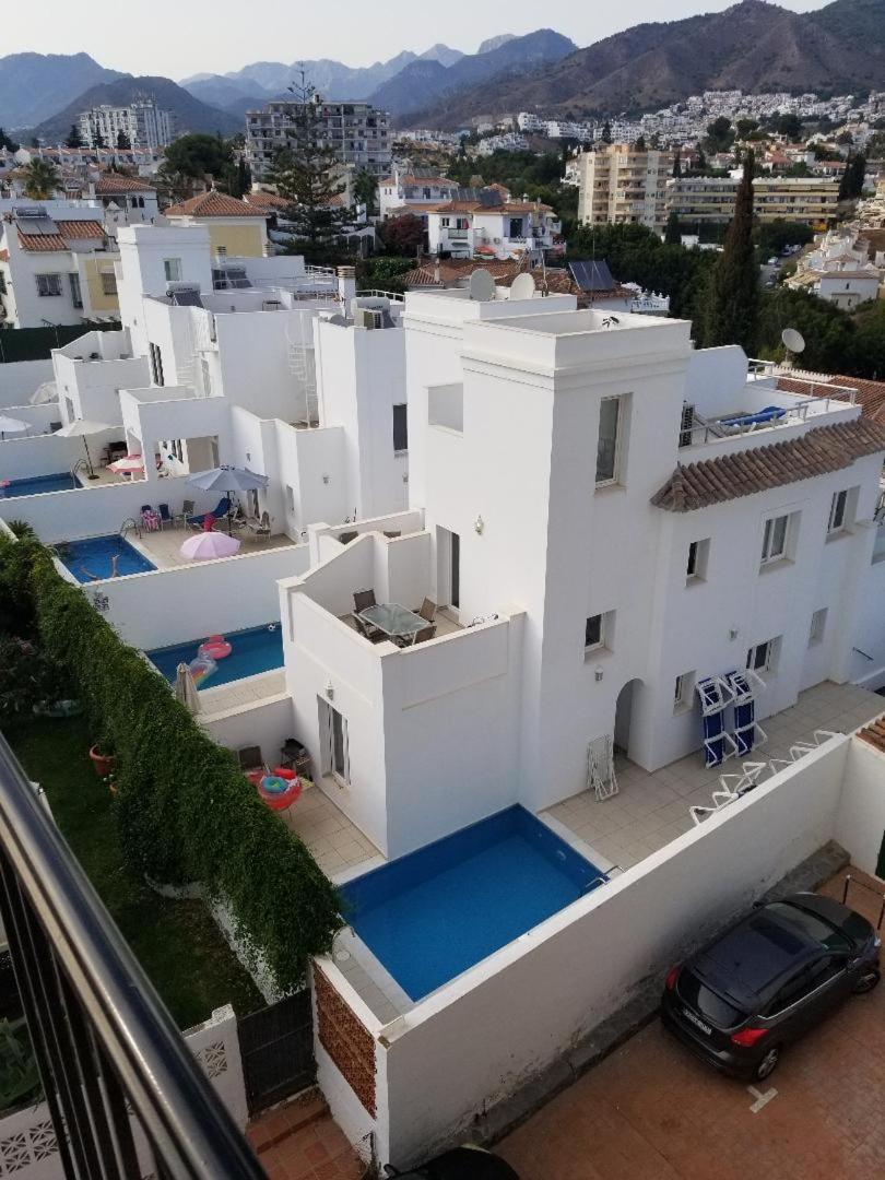 Superior family town centre villa close to beach in peaceful residential zone - Housity