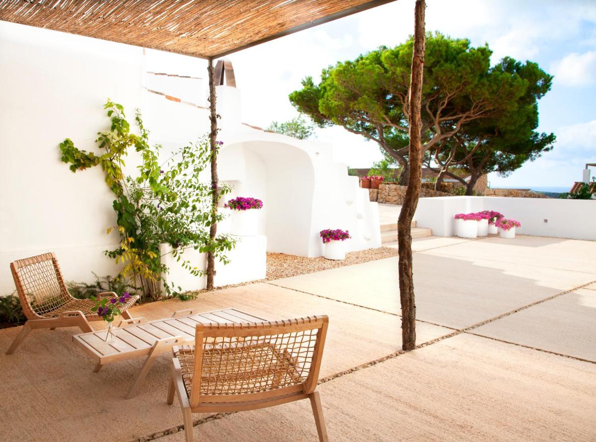 Un balcón o terraza de Torralbenc, a Small Luxury Hotel of the World