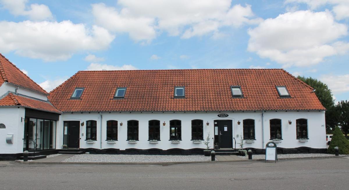 Harresø Kro - Housity