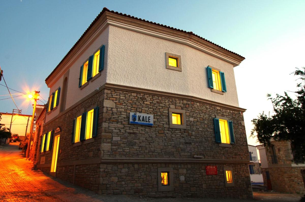 Çeşme Kale Taş Apart - Housity