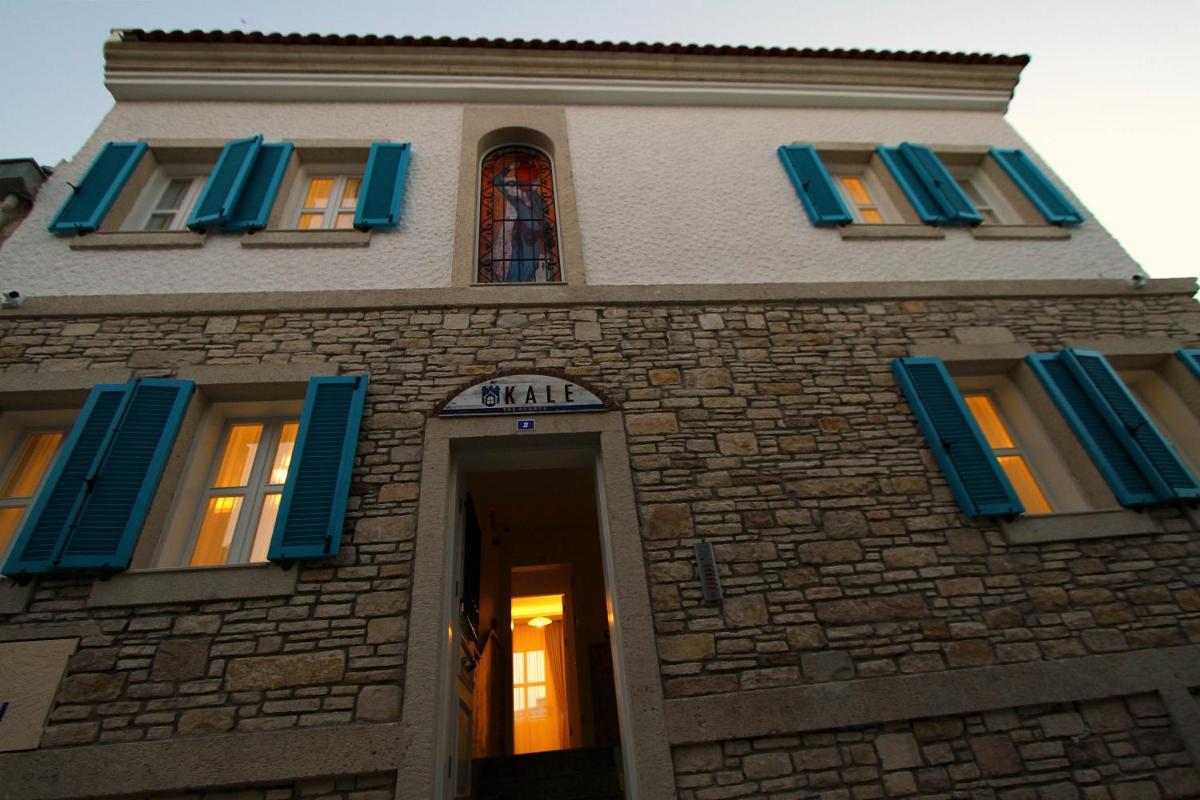 Çeşme Kale Taş Apart - Housity