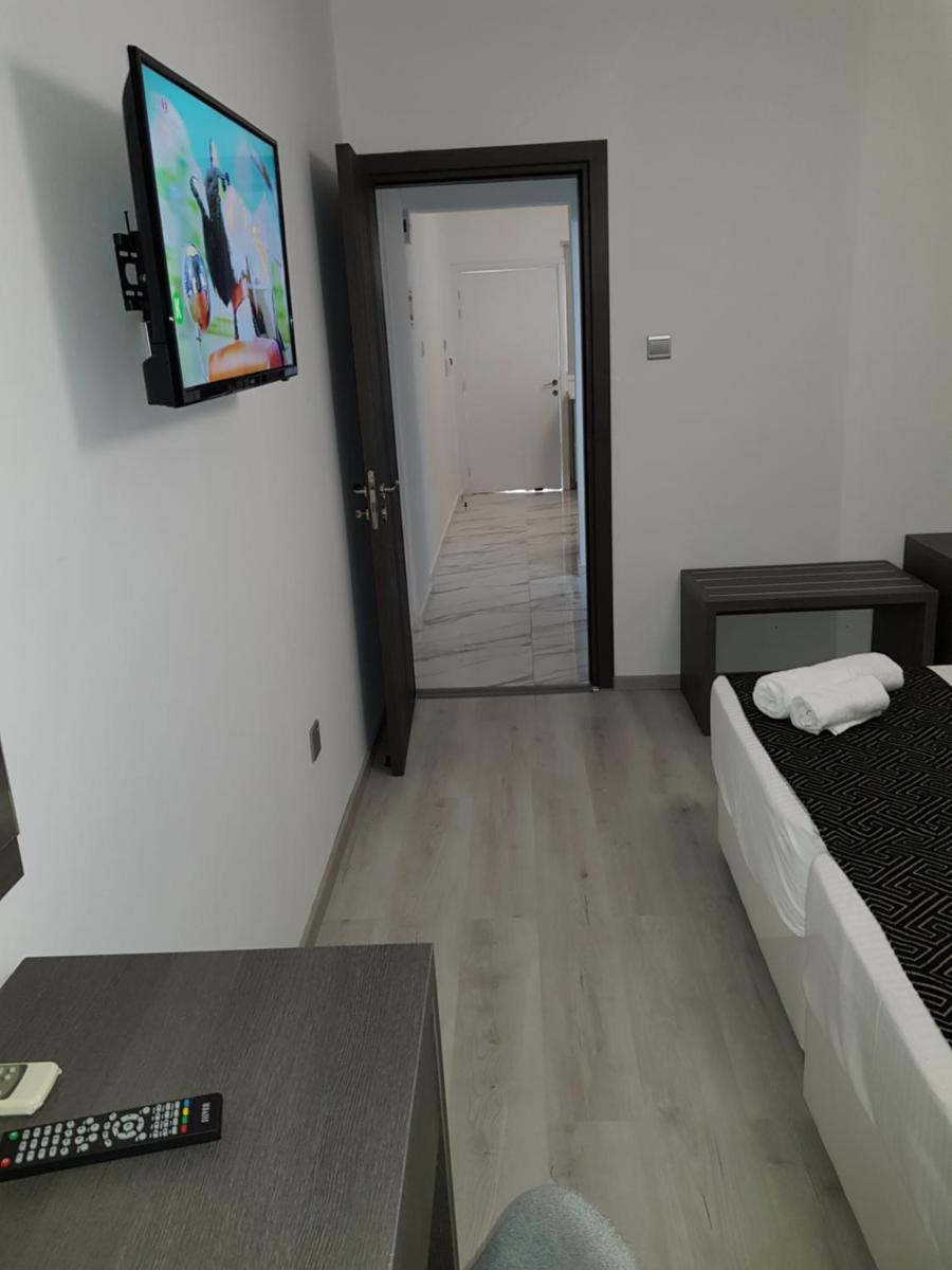 Les Palmiers Petrou Apartments - Housity