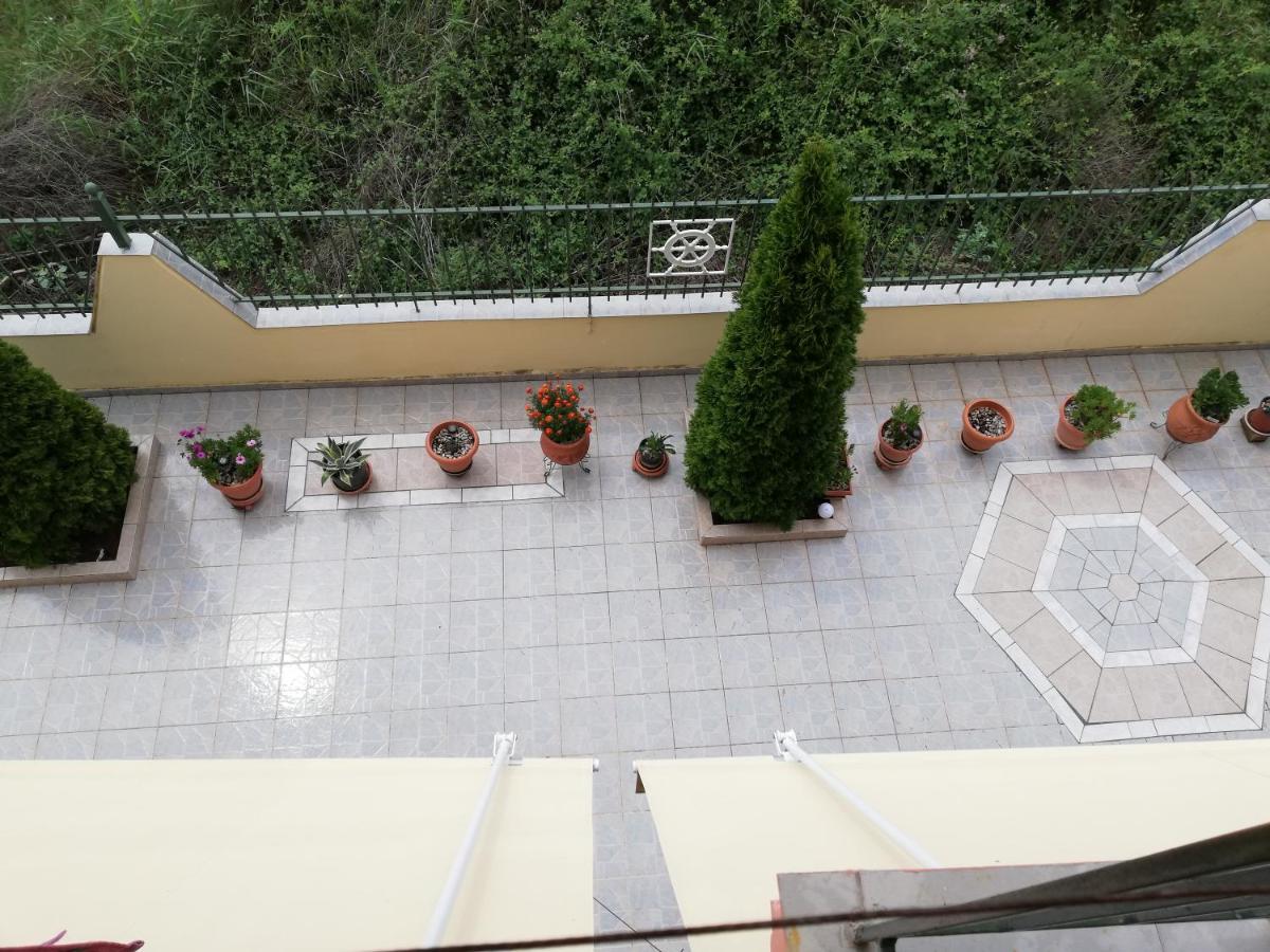 Kasaras Apartments - Housity