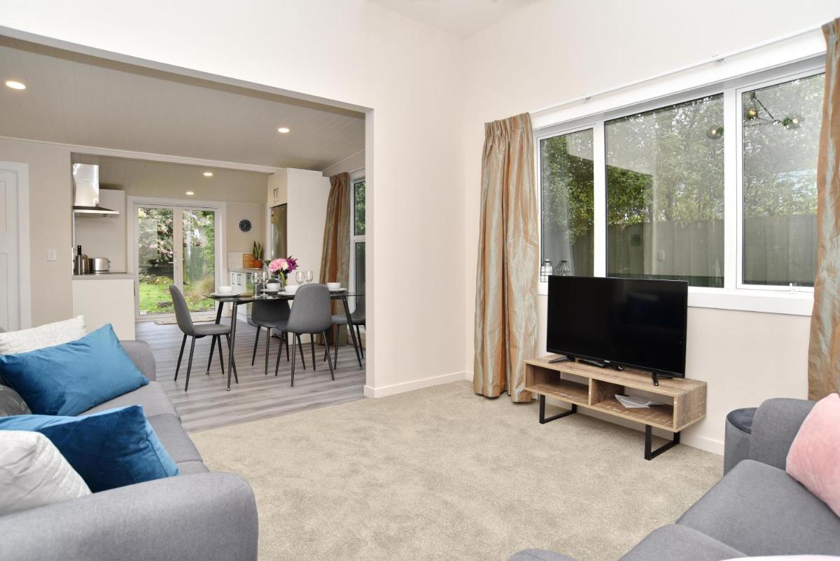 Albemarle Villa - Christchurch Holiday Homes - Housity