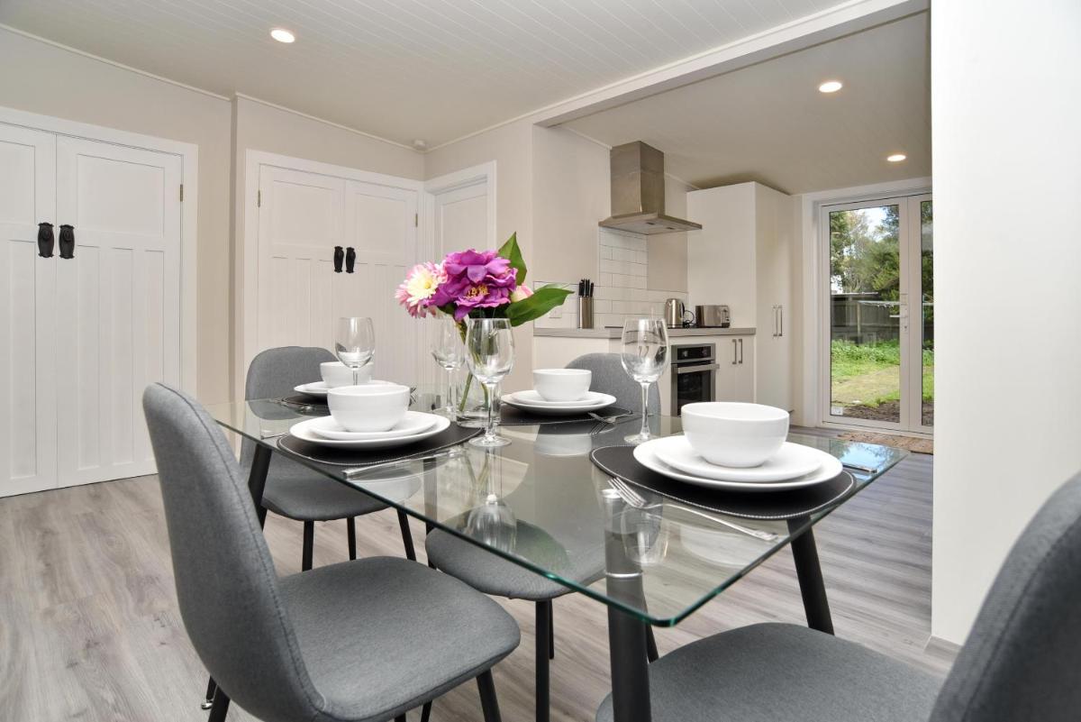 Albemarle Villa - Christchurch Holiday Homes - Housity