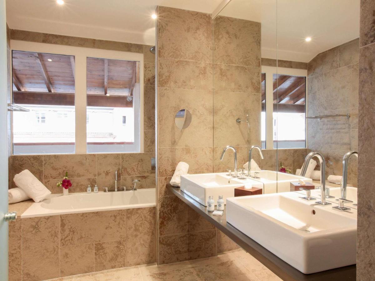 Salle de bains dans l'établissement La Cour des Consuls Hotel & Spa Toulouse - MGallery Collection