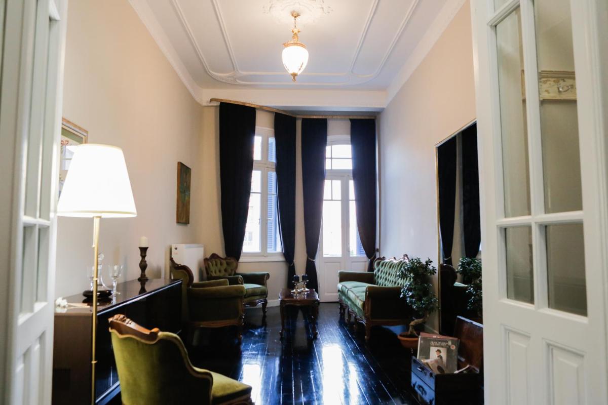 # Alegra Apartment , 10mtrs from VENIZELOU Metro Station - Hizvo