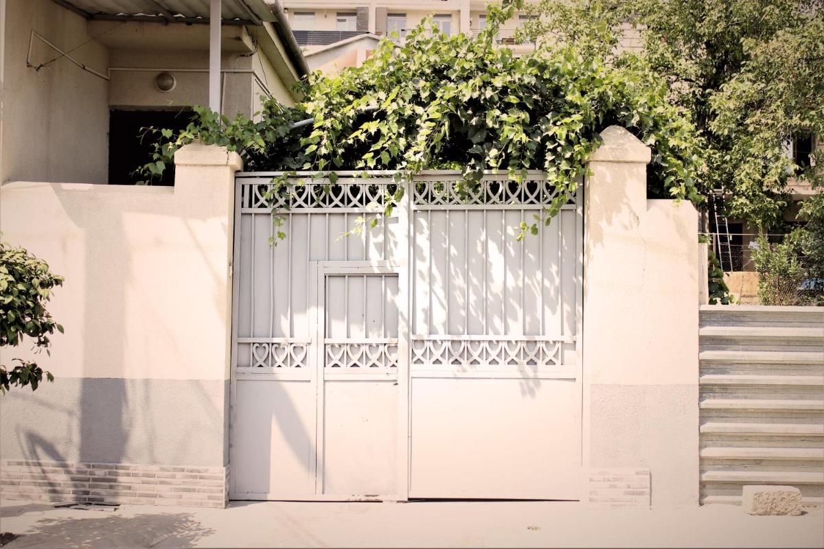 Golden Way - Housity