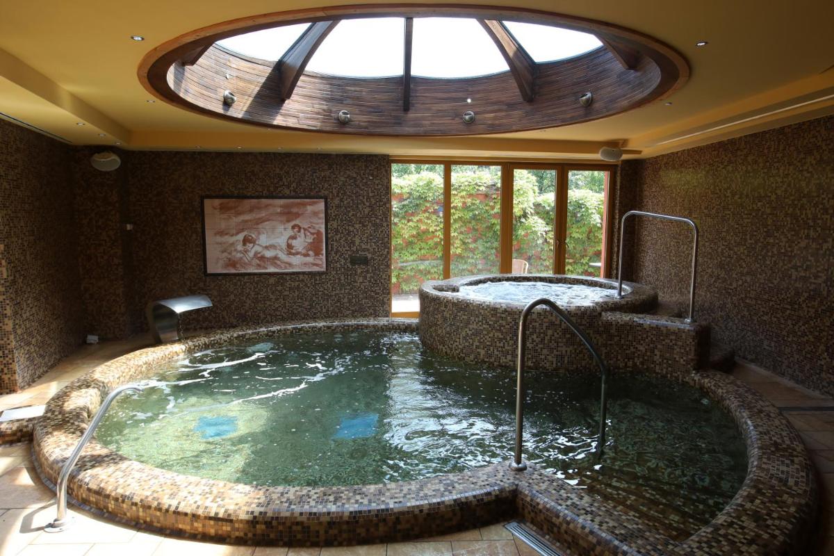 Wellness Hotel Laroba - Housity