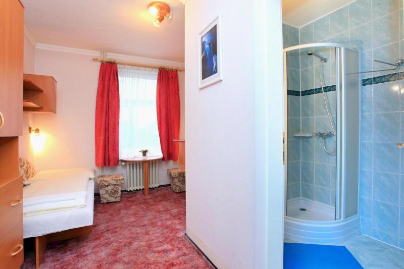 Hotel Centrál - Housity