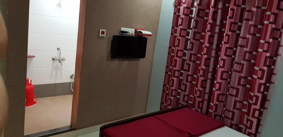 The Sea Star Hotel - Housity