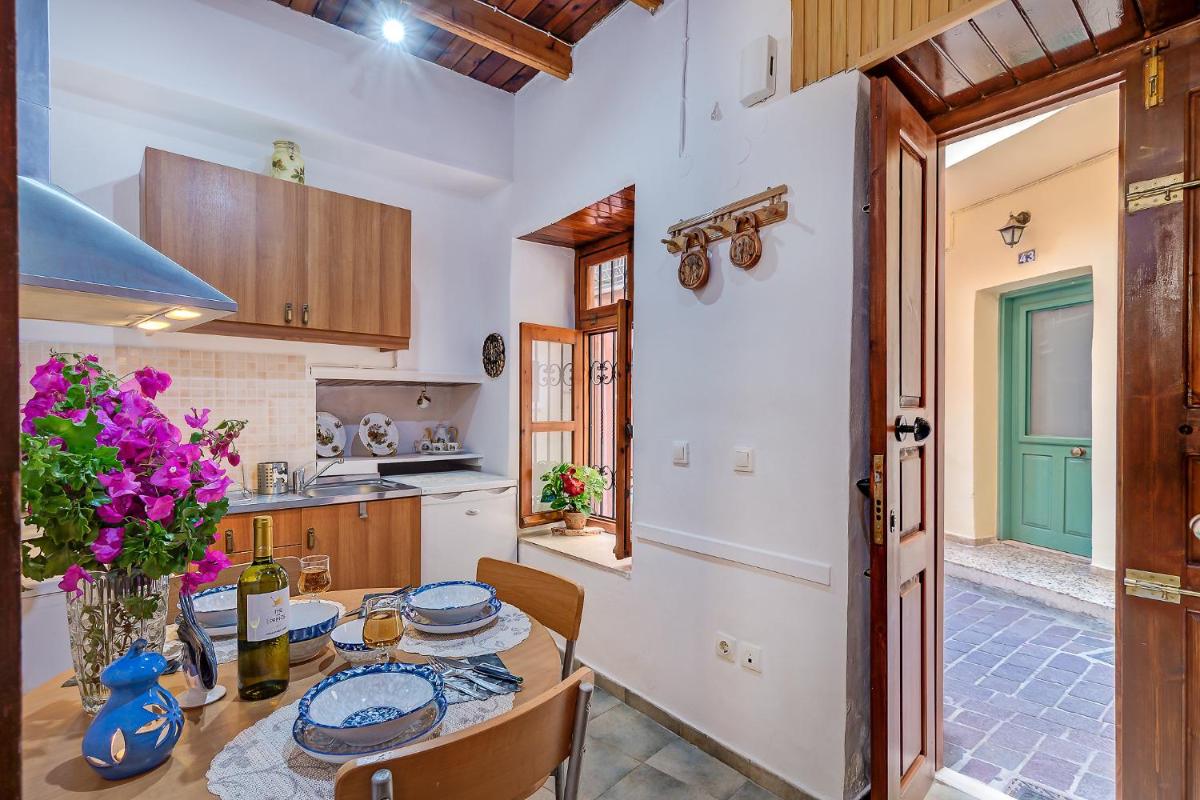 Eros House - Housity