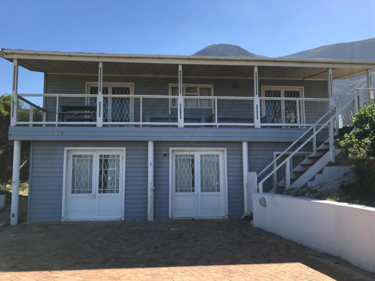 Rustic Beach House - Housity