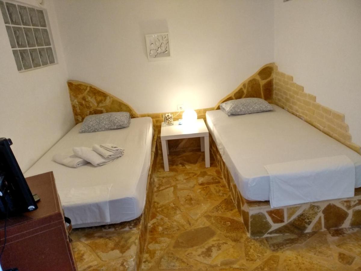 Apartment with Private Pool - Housity