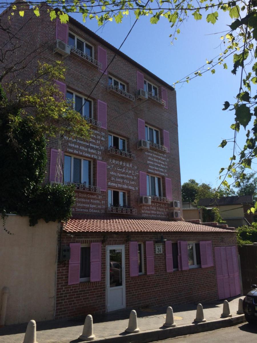 Zolotoi Bereg 31 - Housity