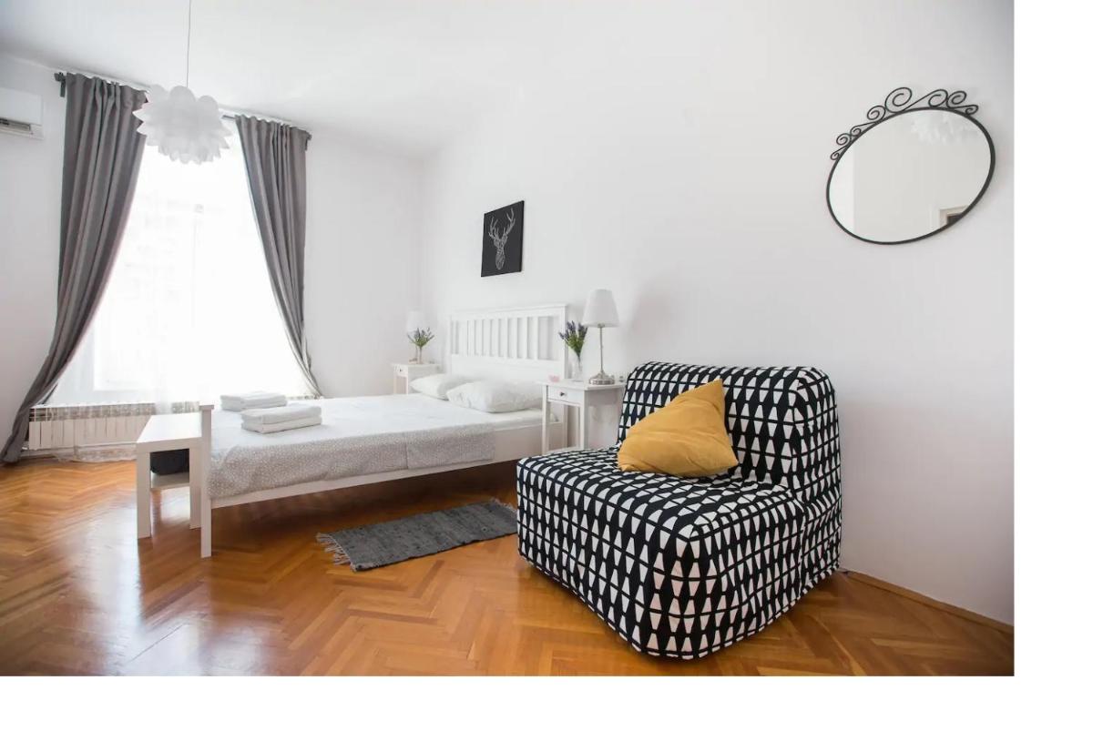 Oberiter Apartments - Center of Zagreb, Fast WiFi, AC, Kitchen, Parking - Housity