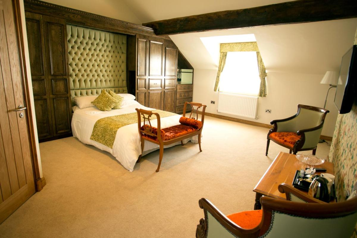 The Black Swan - Housity