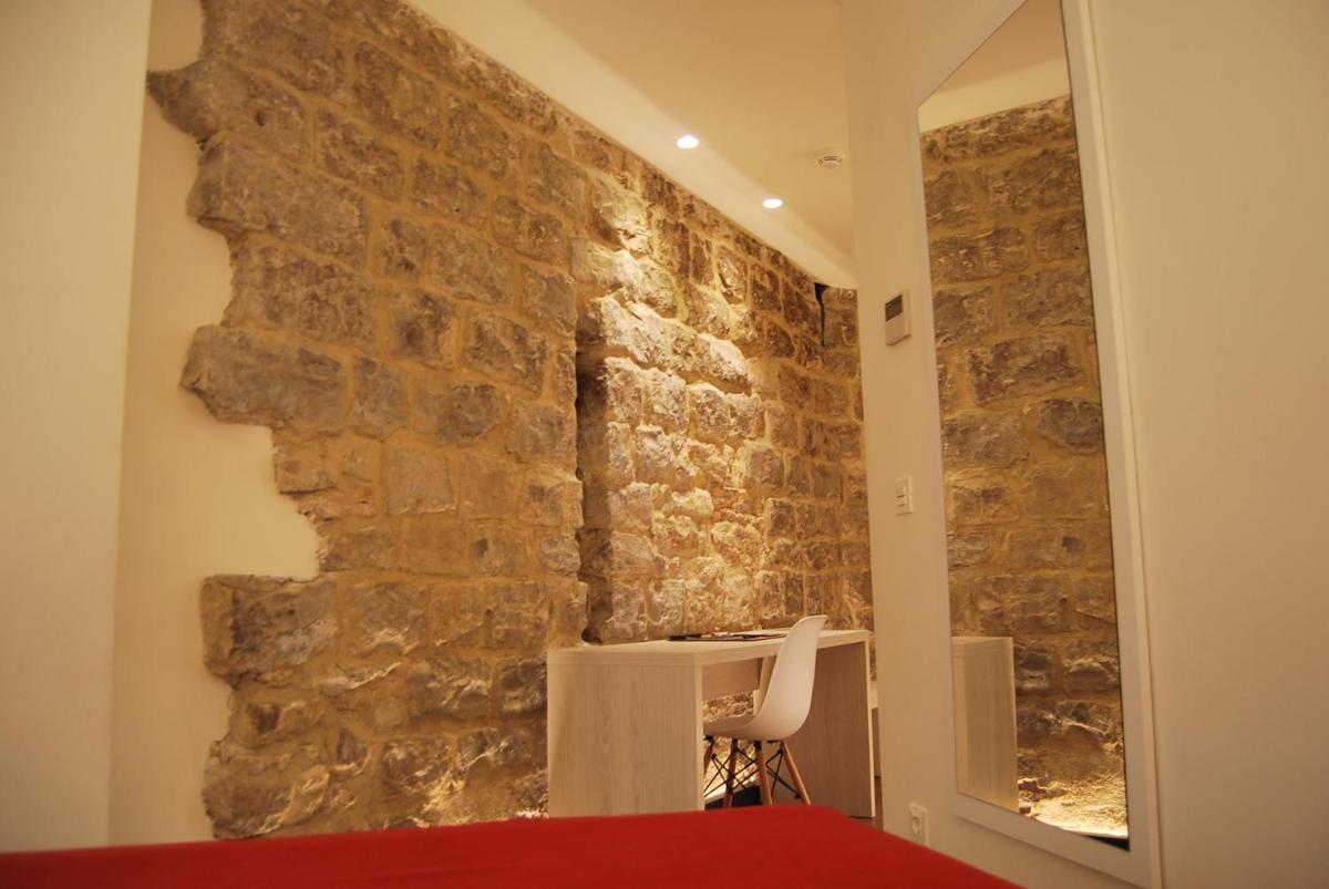 Un baño de Hotel Pompaelo Plaza del Ayuntamiento & Spa