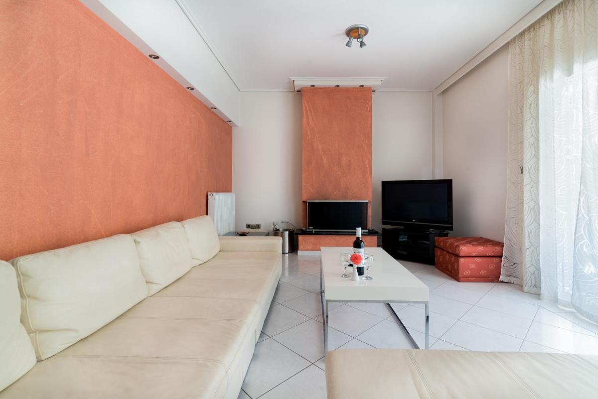 Seaside House in Voula - Housity