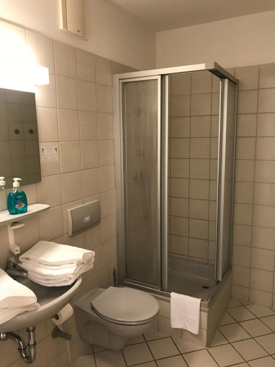 Hotel Rosengarten - Housity