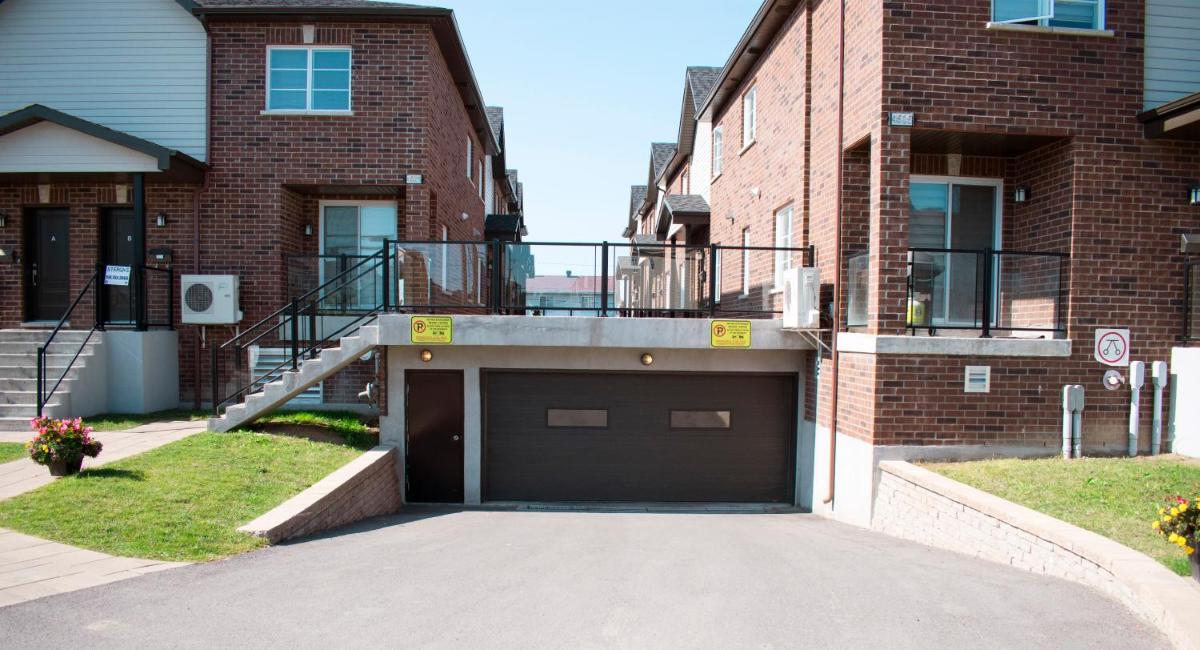 Luxury Two Story Villa Unit A - Housity