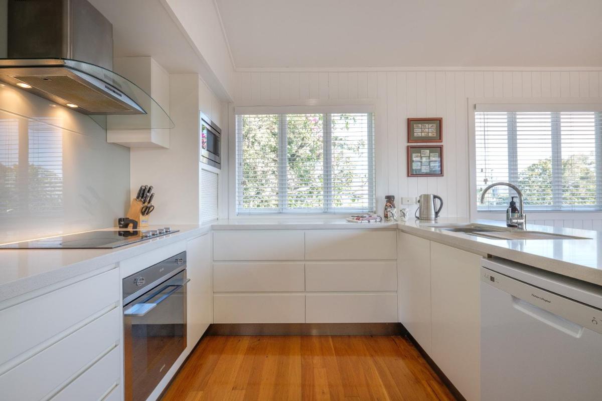 Central Cottage - Housity