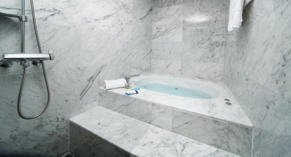 Hotel Whistlelark Jeju - Hizvo