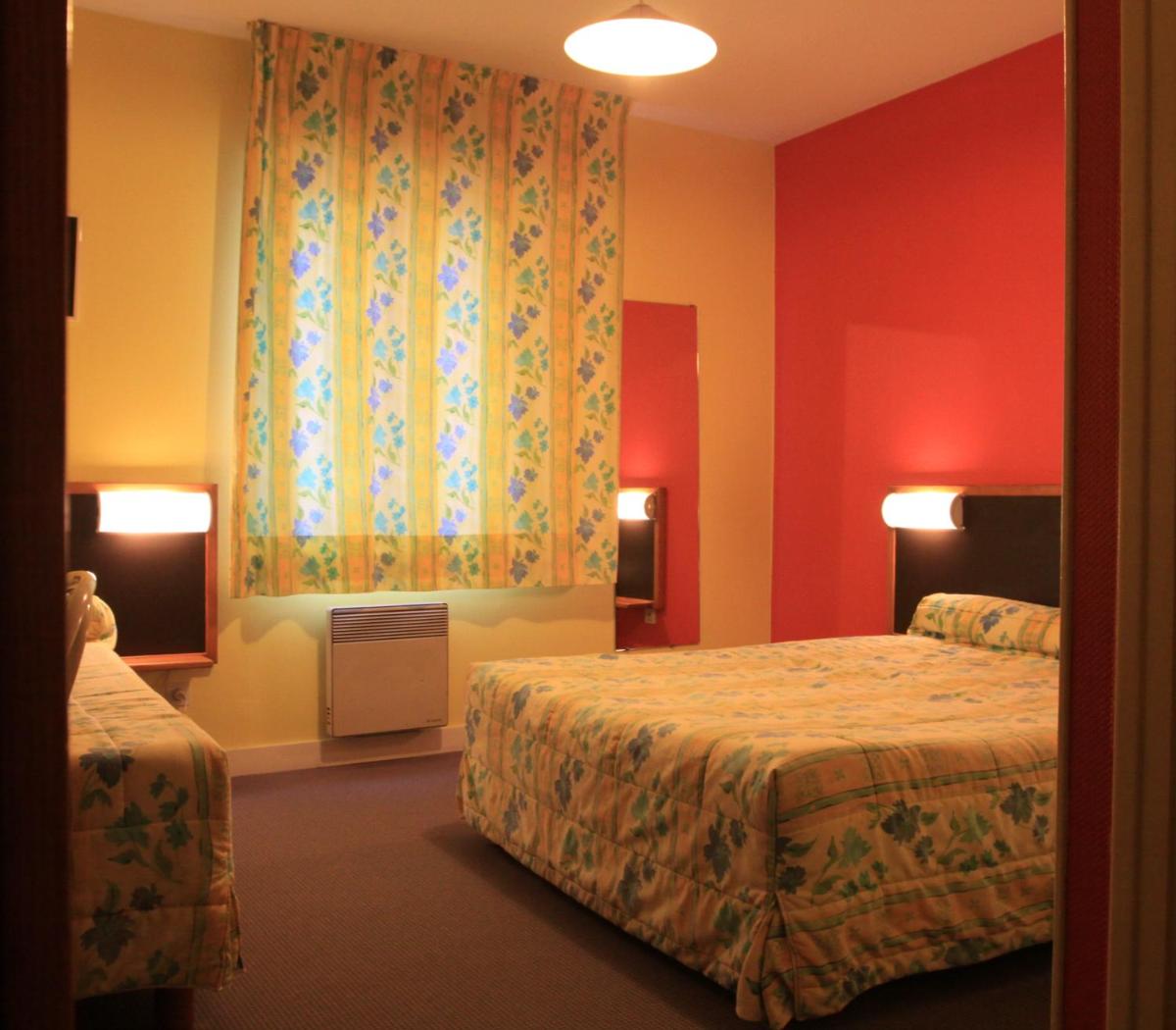 Logis Hôtel et Restaurant La Tour Brette - Housity