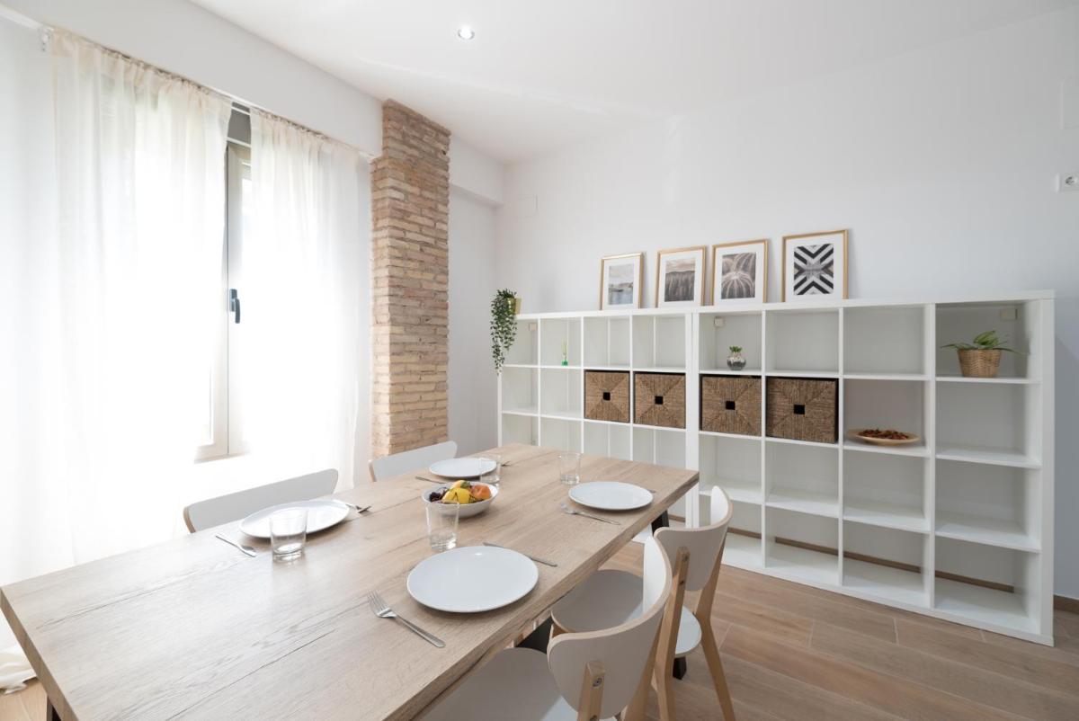 Peris y Valero Flat - Housity