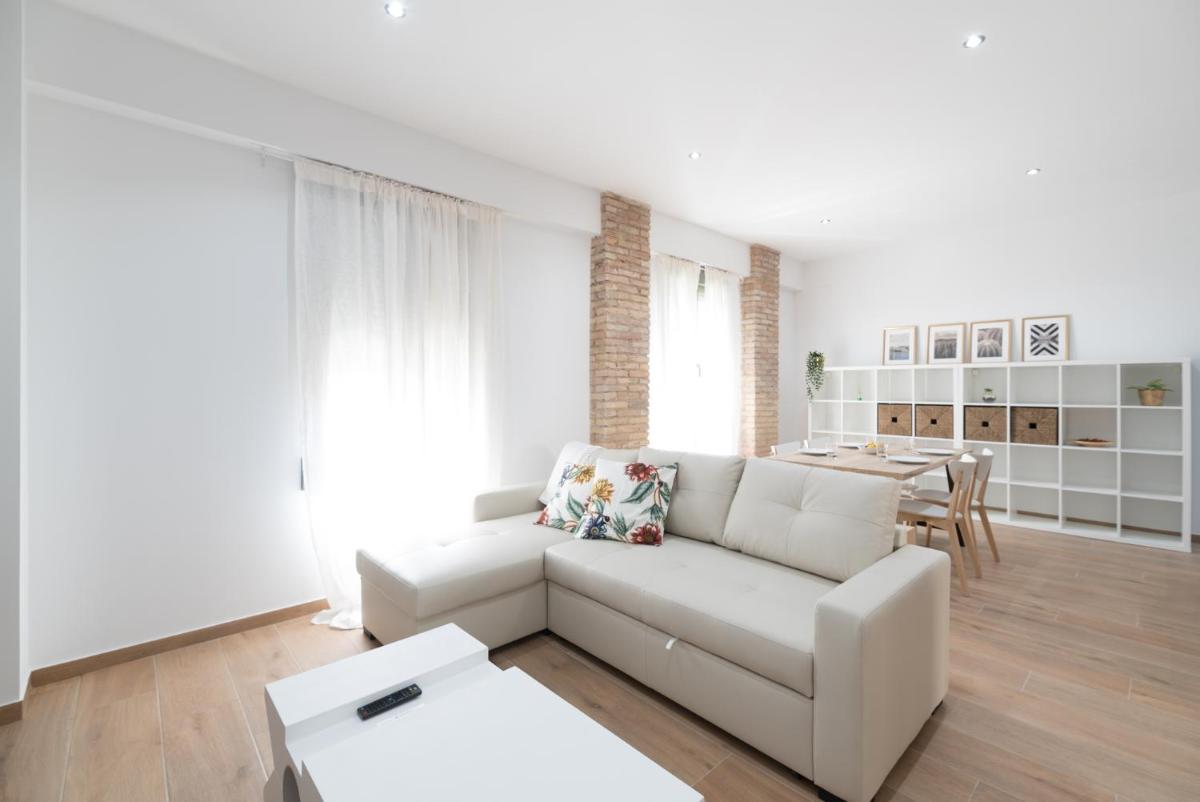 Peris y Valero Flat - Housity