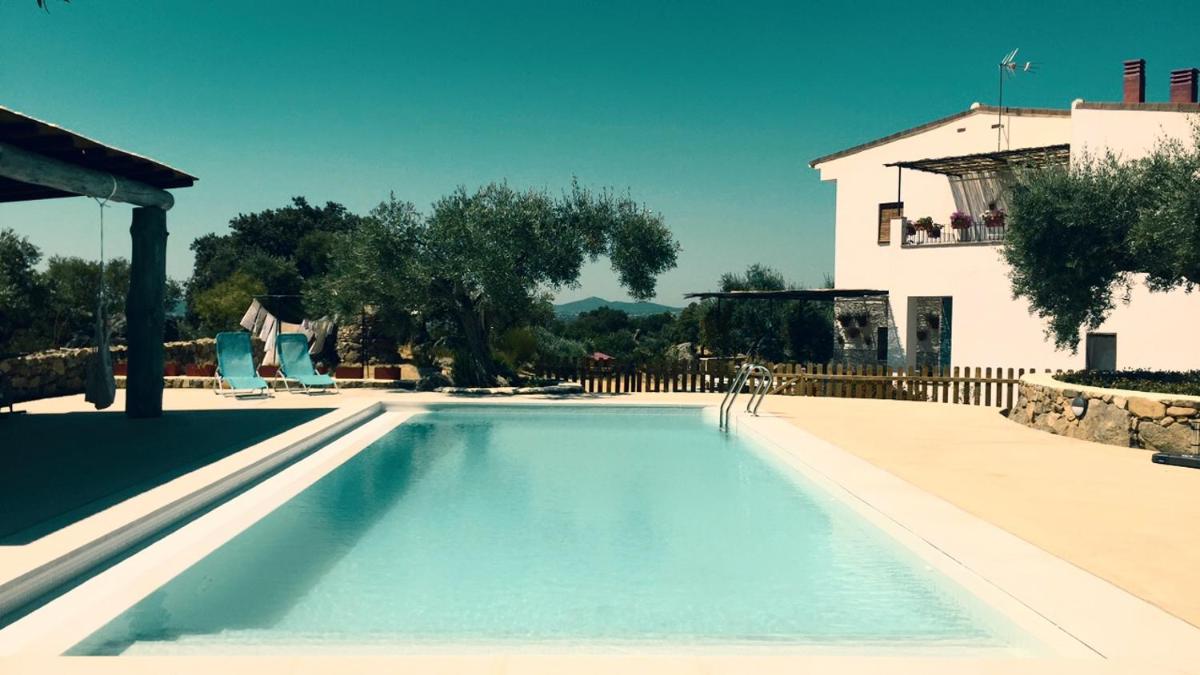 Flores Amarillas B&B - Housity