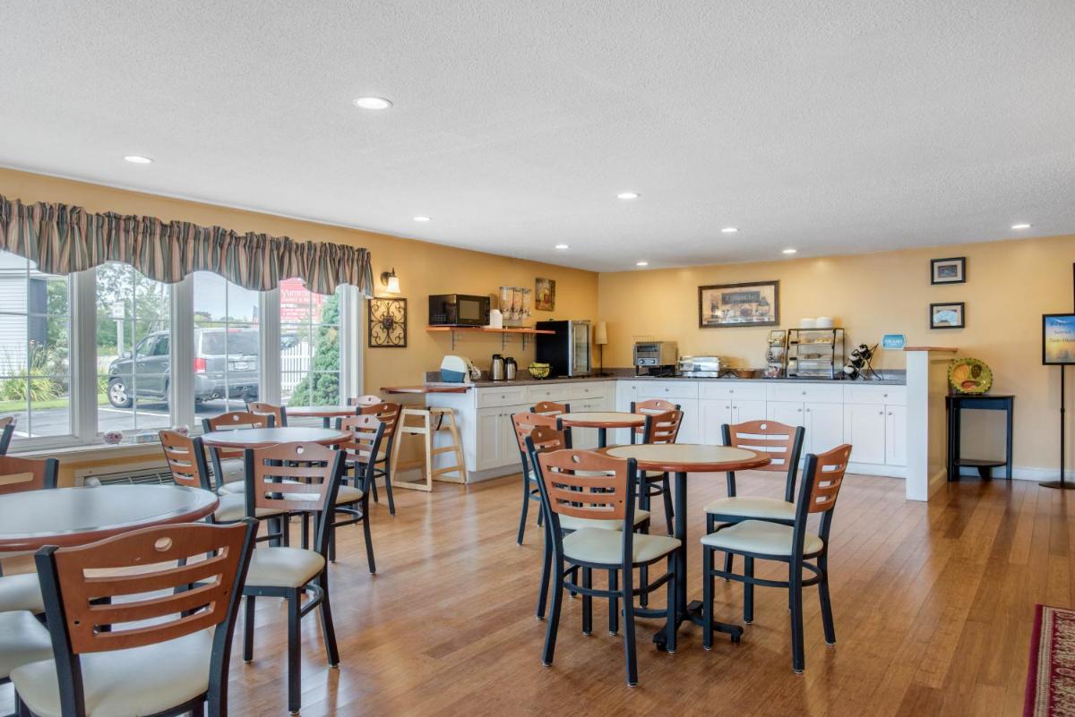 Coachman Inn - Housity