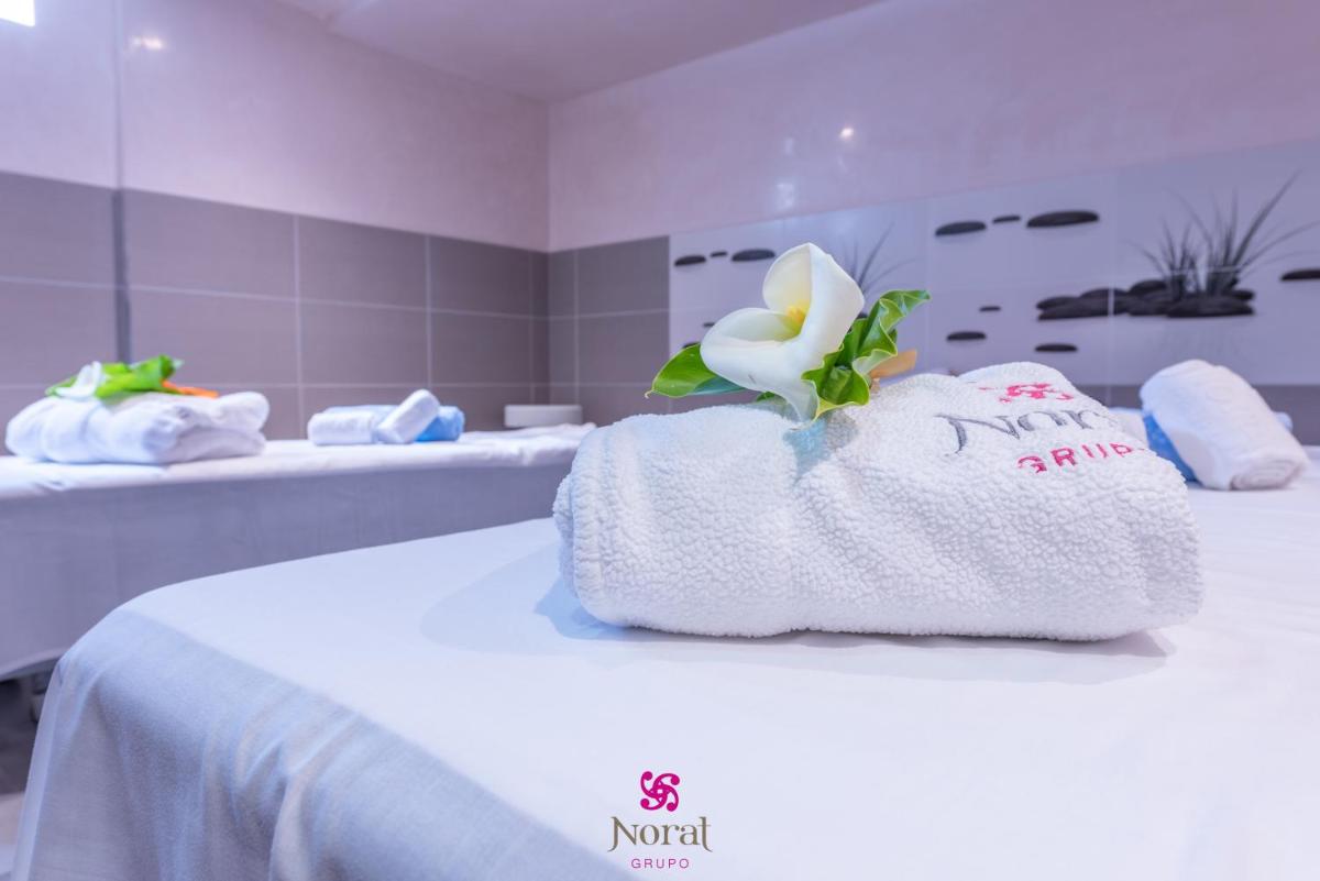 Cama o camas de una habitación en Hotel Spa Norat O Grove 3* Superior