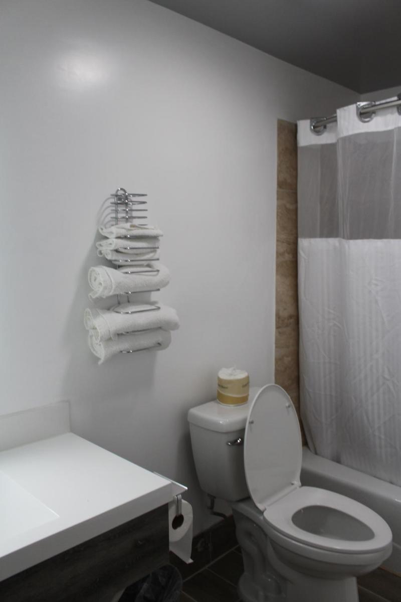 ERTH INN by AGA Los Angeles - Housity