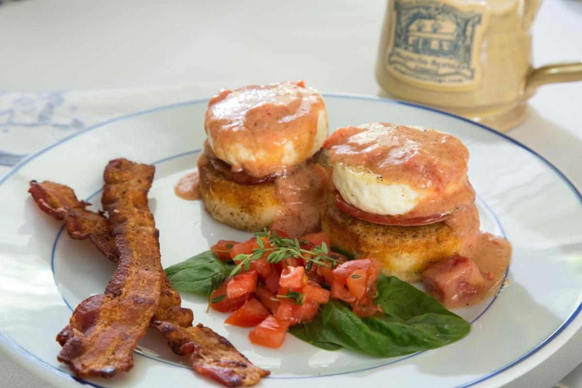 Magnolia Springs Bed and Breakfast - Housity