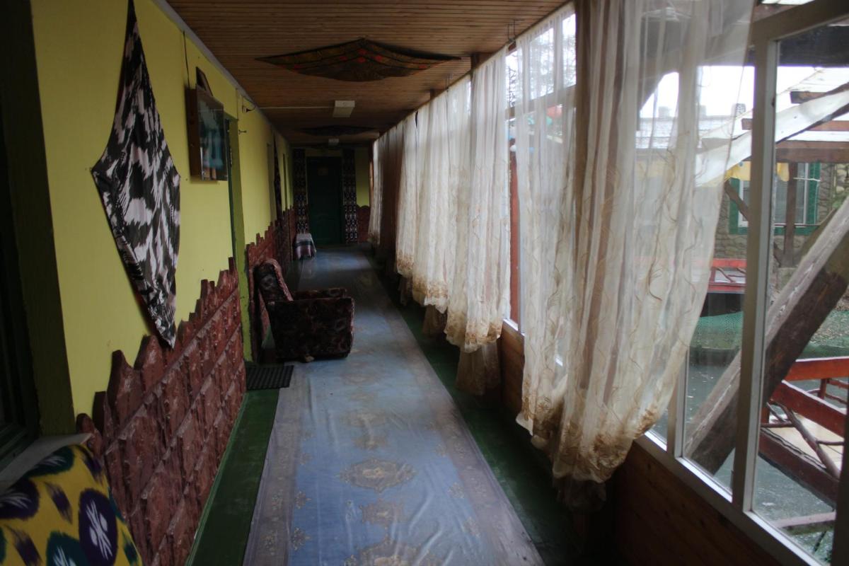 Mini-hotel Chaykhana U Verblyuda - Housity