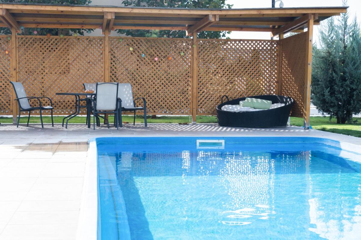 Airport Residence - 5 Mins from Airport - Housity