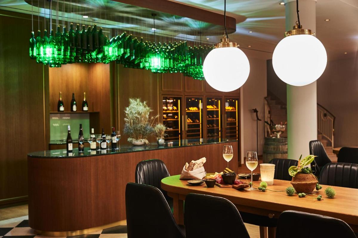 Getränke in der Unterkunft Steigenberger ICON Grandhotel & Spa Petersberg