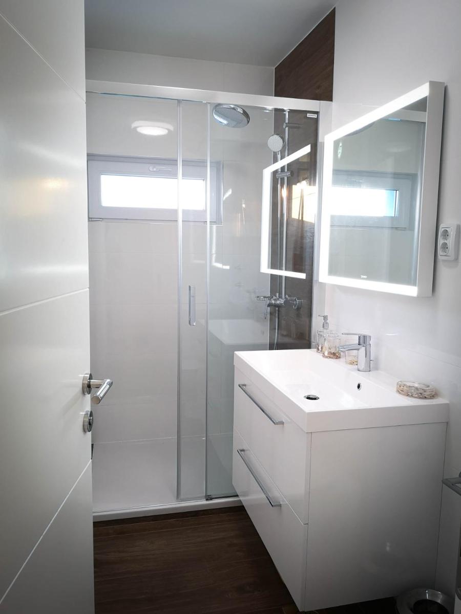 Apartment Mia -V - Hizvo