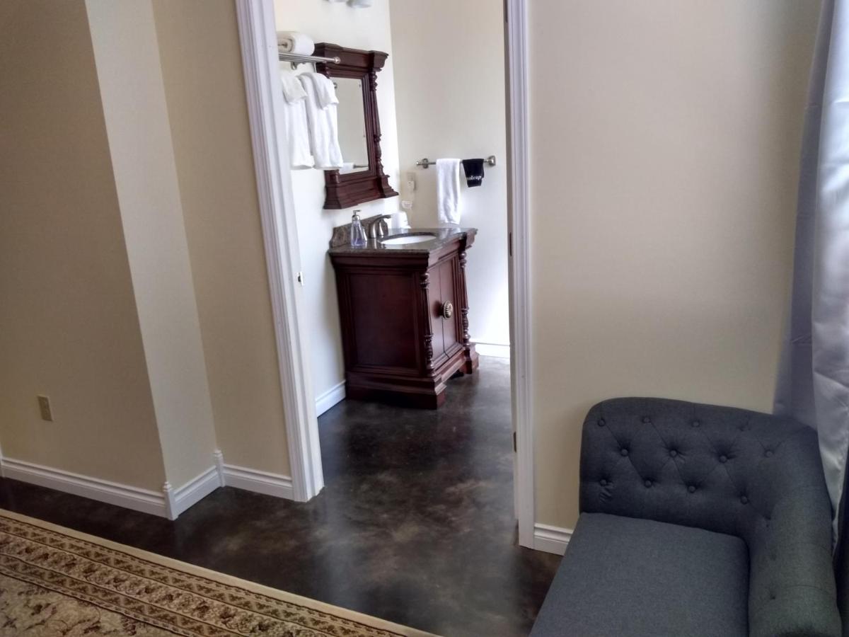 Swantown Inn - Housity