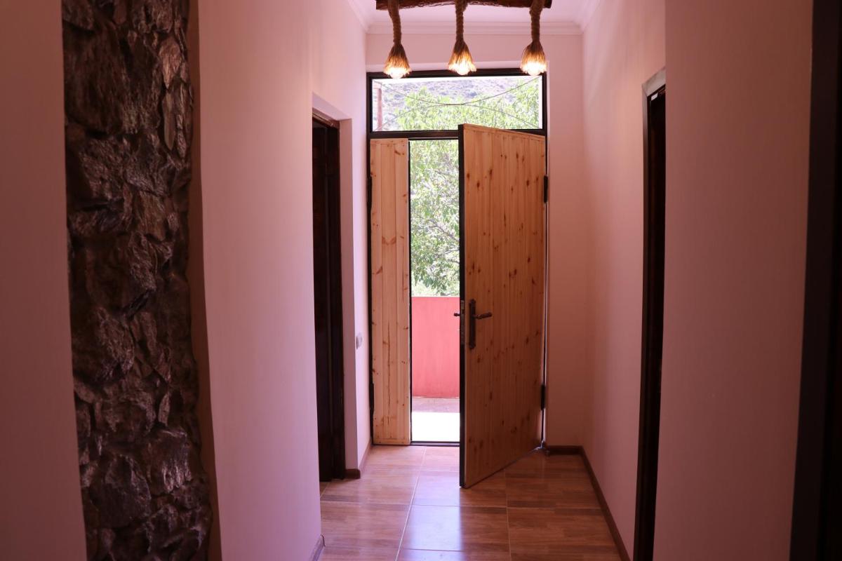 Legend Guest House - Housity