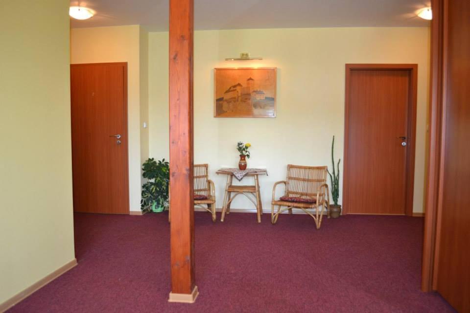 U Rozhovoru - Housity