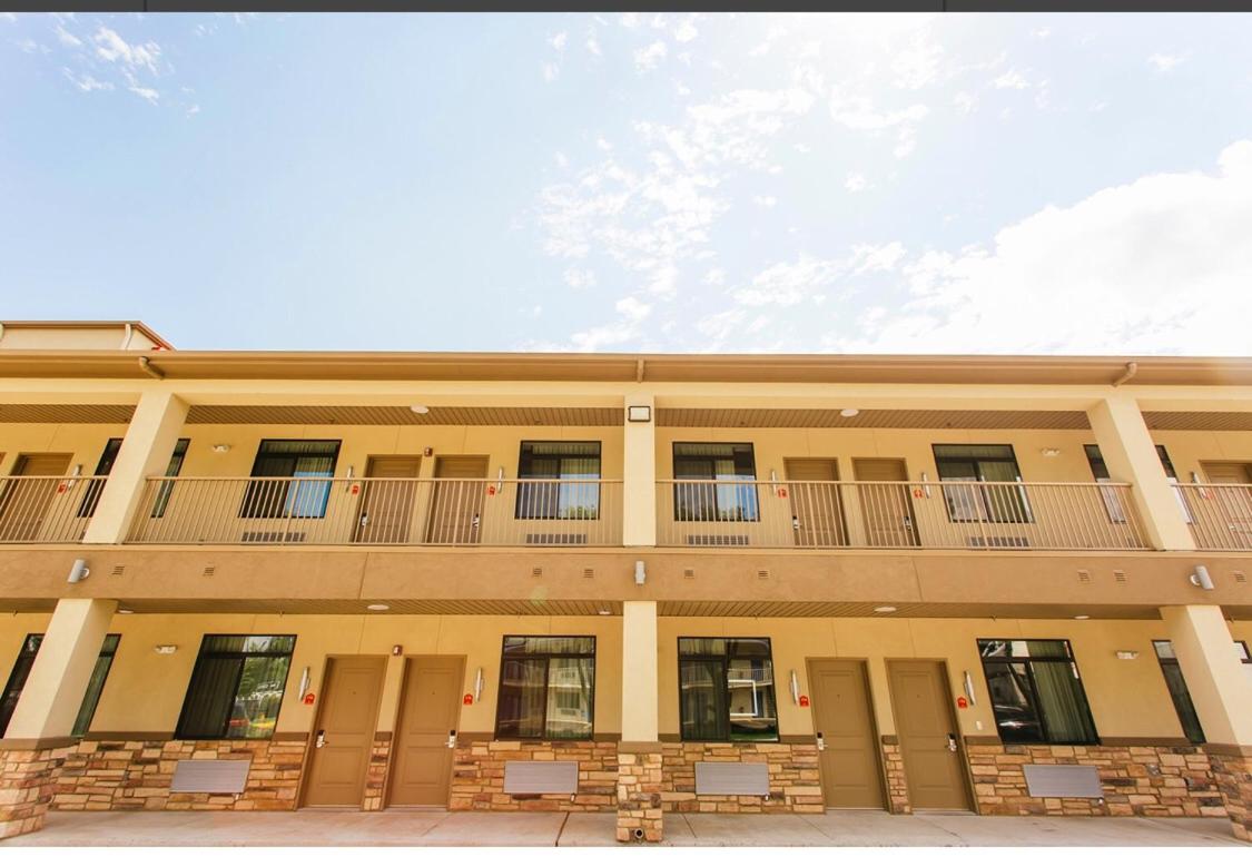 Palace Inn - Housity