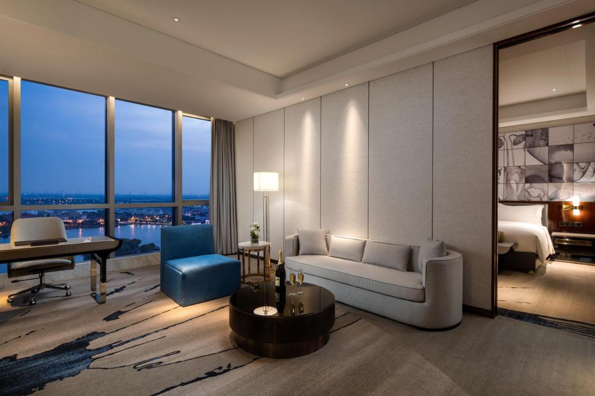 Wyndham Grand Suzhou Fenhu - Housity