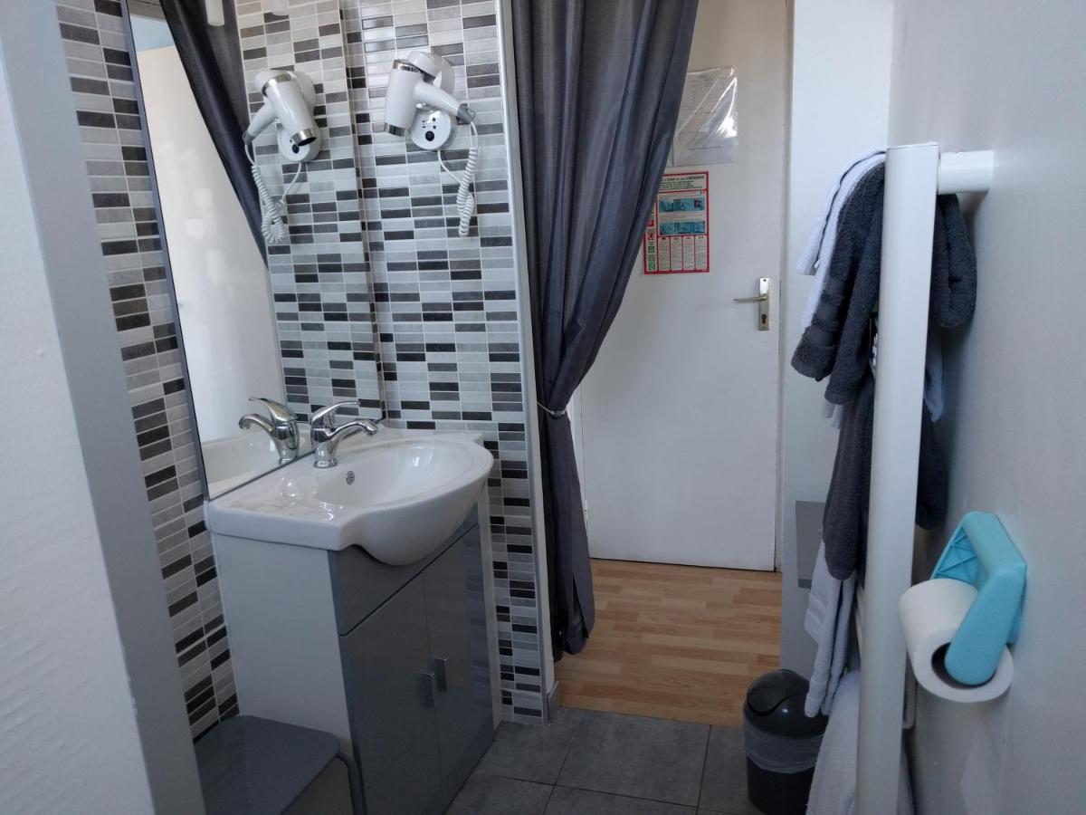 Hotel Araur - Housity